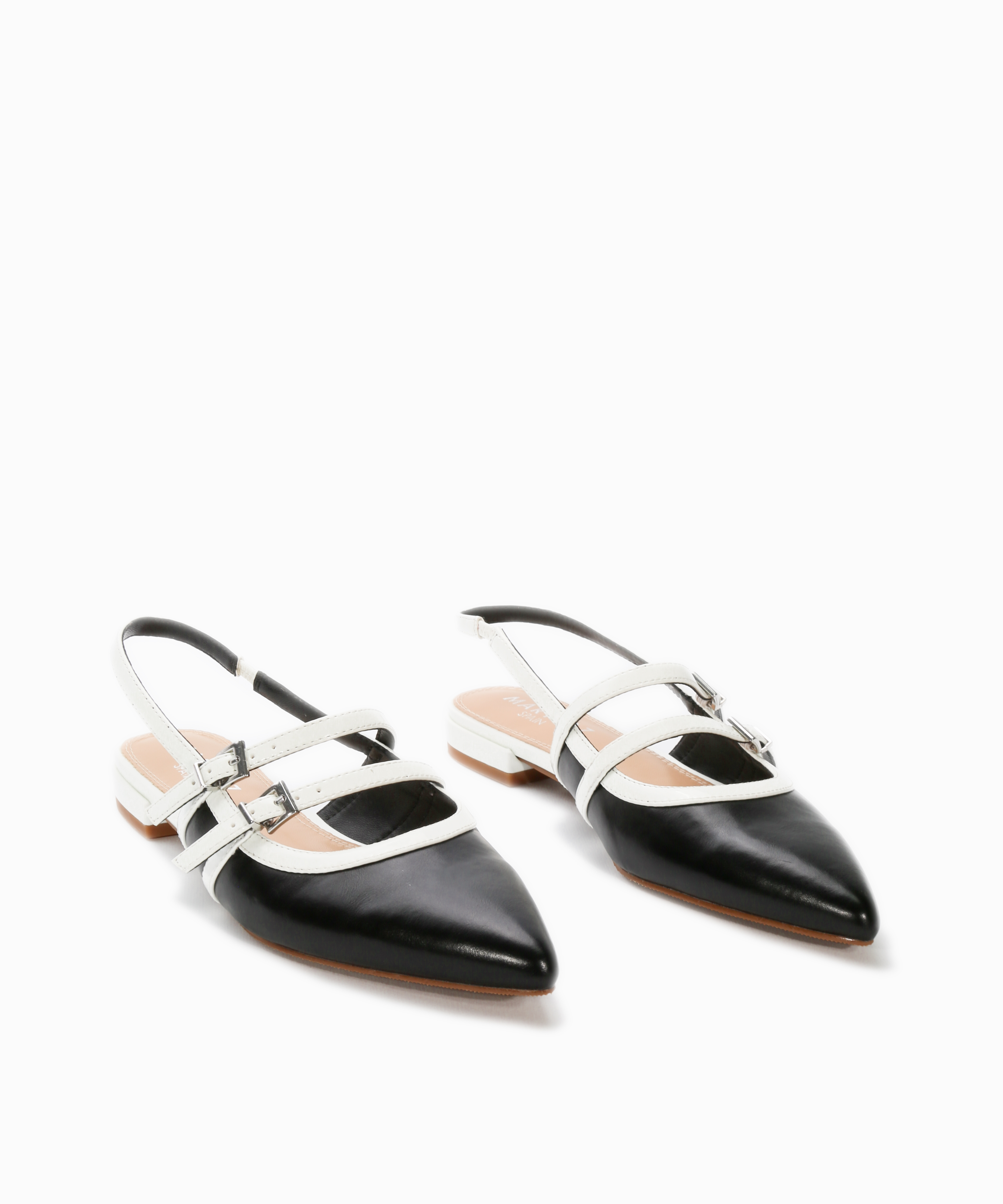 Sapatos rasos abertos com fivelas image number null